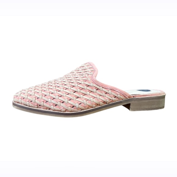 Journee Collection Mules Tan Pink Woven Leather Slip On‎ Flat Perri Size 6 - Picture 1 of 11